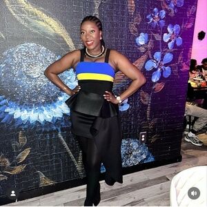 Pre-owned Gracia Color-block Peplum Top Large